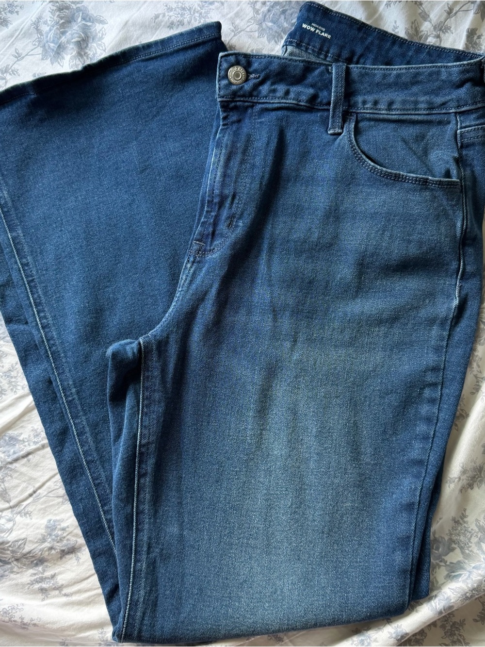 Old Navy High-Rise Wow Flare Jeans